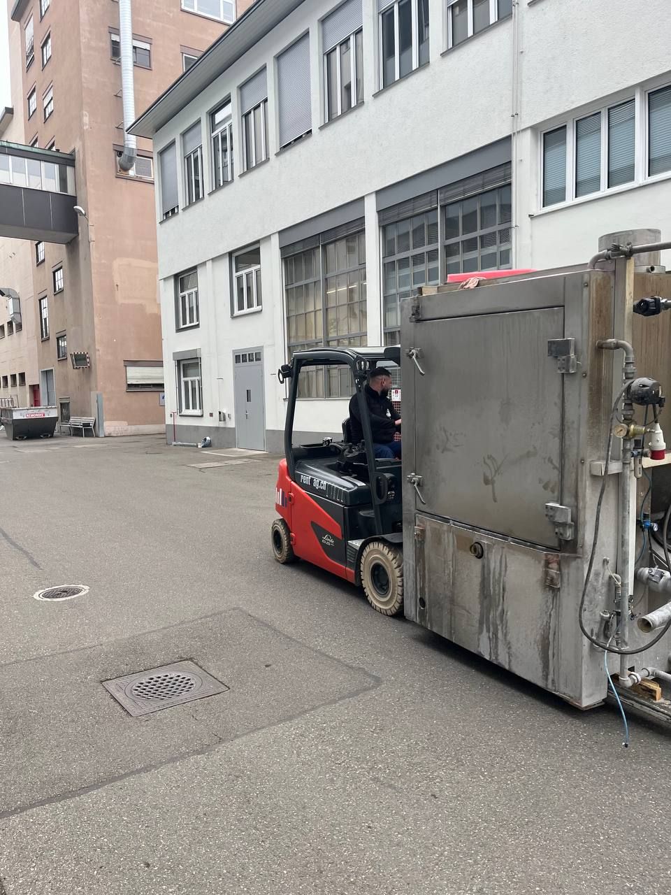 Verlagerung einer Industriemaschine – ProMontagen AG