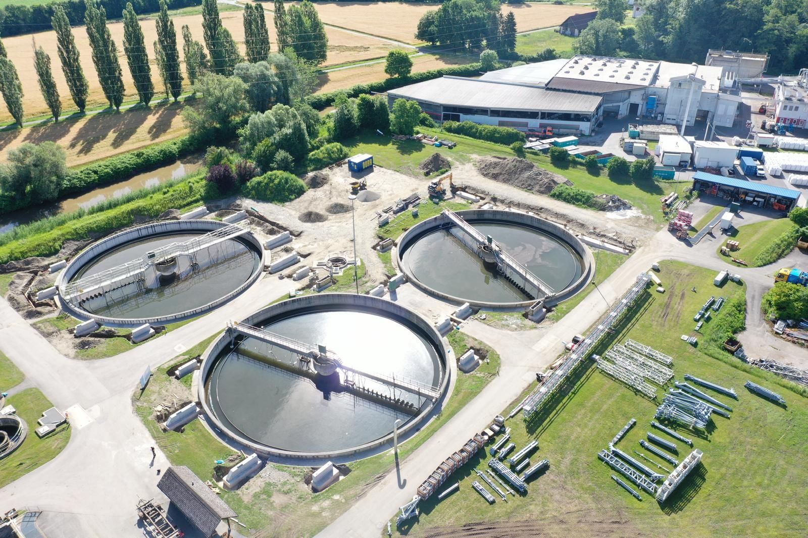 Luftaufnahme einer Anlagenbaustelle der ProMontagen AG